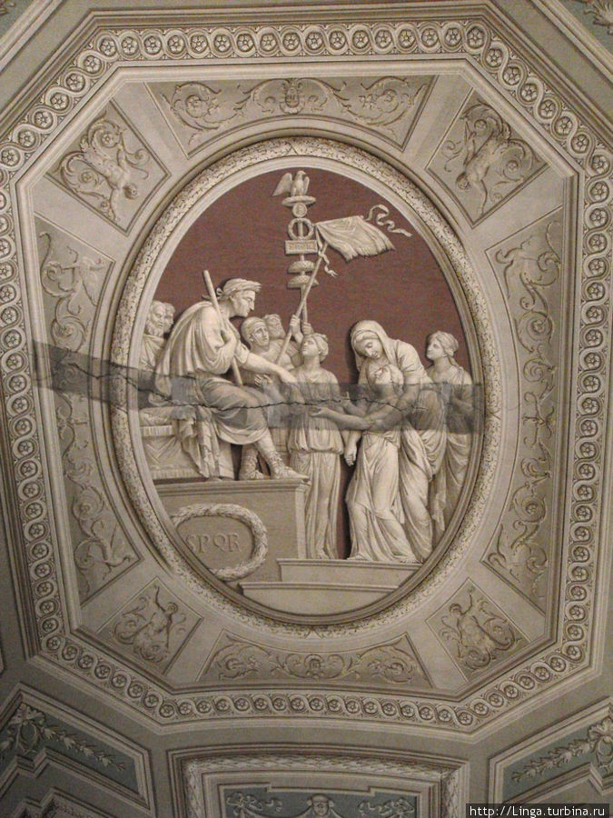 Вот здесь благодаря трещине особенно хорошо видно, что это все-таки плоская роспись. Ватикан (столица), Ватикан
