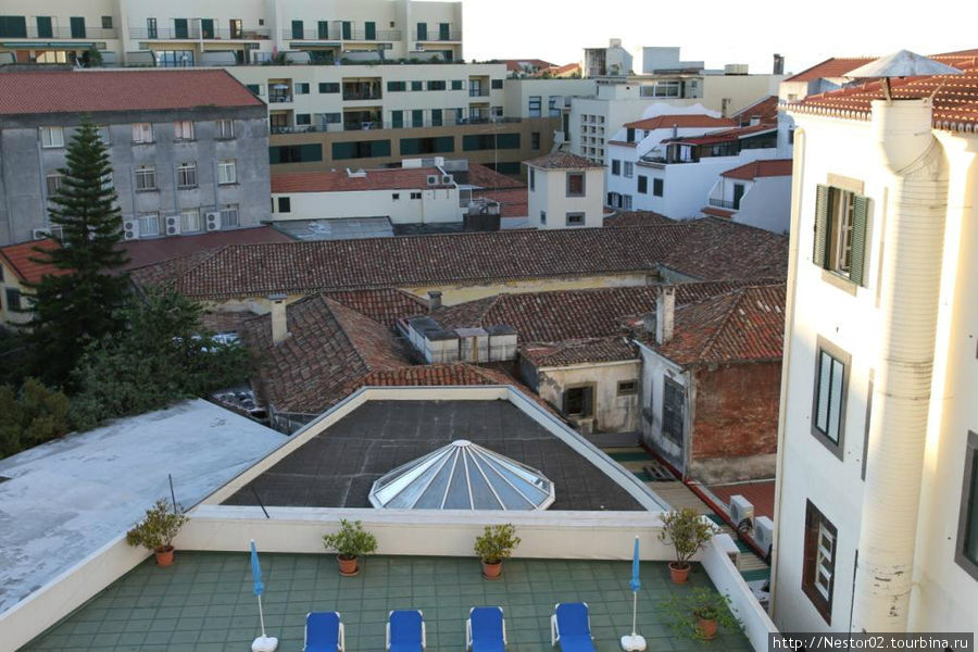 Вид с балкона номера. Фуншал, Португалия