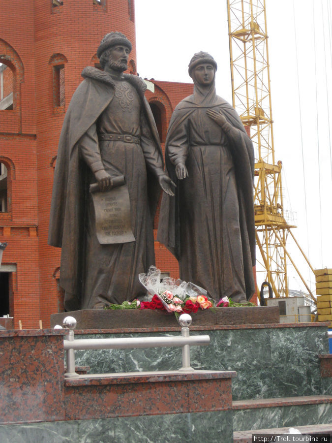 Памятник Петру и Февронии Йошкар-Ола, Россия