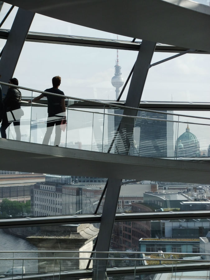 Под куполом Рейхстага Берлин, Германия Под куполом Рейхстага Берлин, Германия