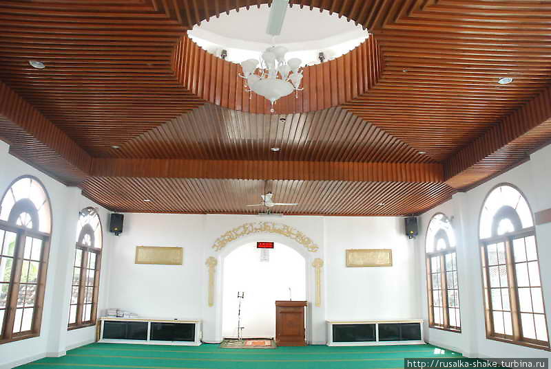 Мечеть в Танджунг Беноа Беноа, Индонезия