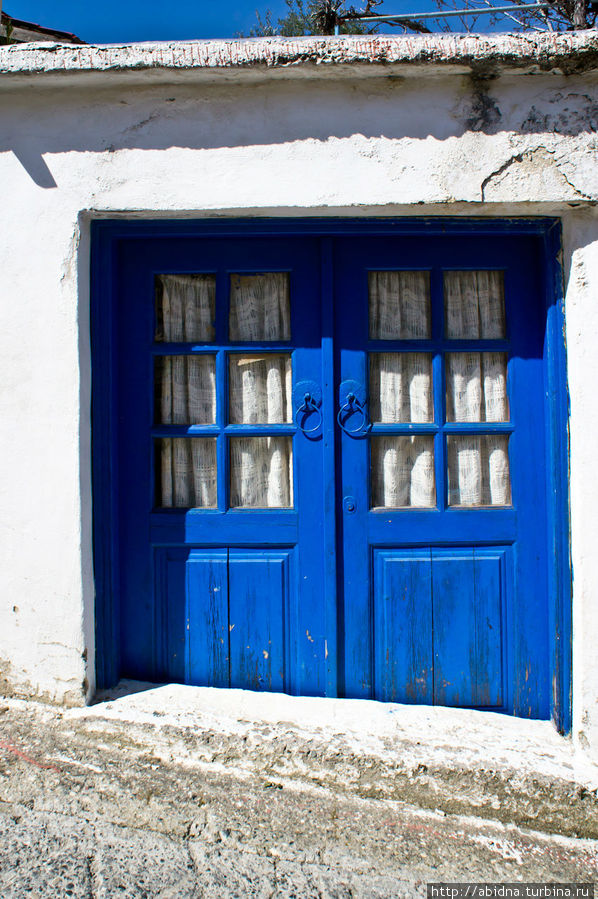 Омодос: двери, окна и замки Омодос, Кипр