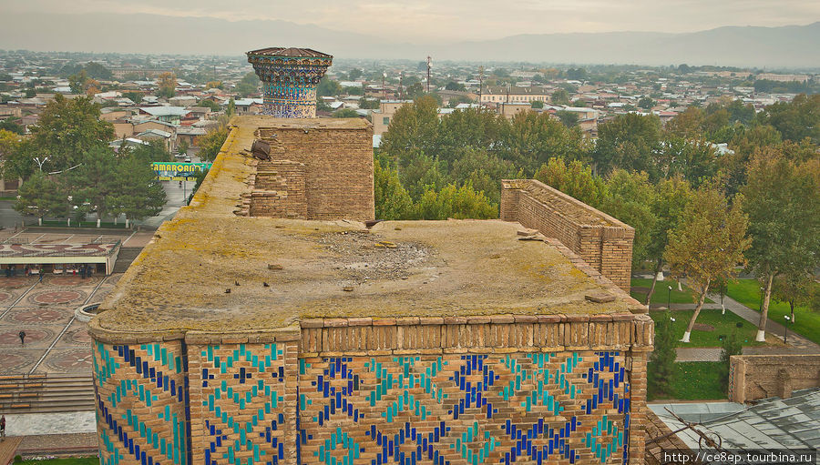Вид часть медресе сверху Самарканд, Узбекистан