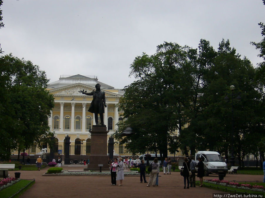 Площадь Искусств Санкт-Петербург, Россия