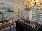 морской музей с моделями кораблей, открыт постоянно