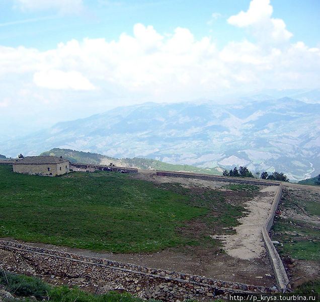Могилы бекташей Префектура Берат, Албания