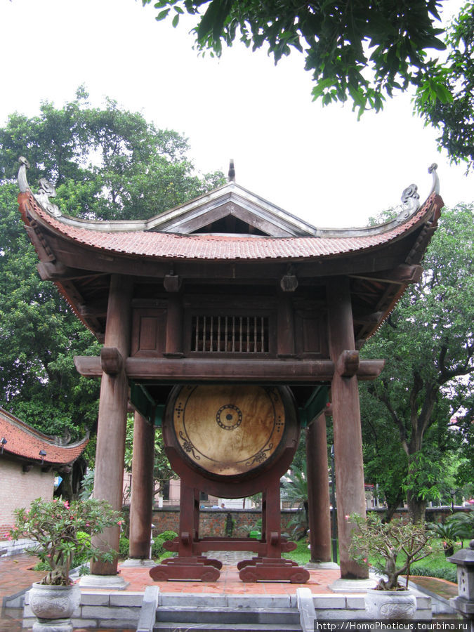 В храме Литературы Ханой, Вьетнам