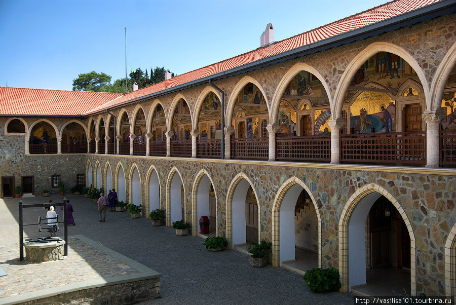 Киккос, самый знаменитый монастырь Кипра Киккос монастырь, Кипр