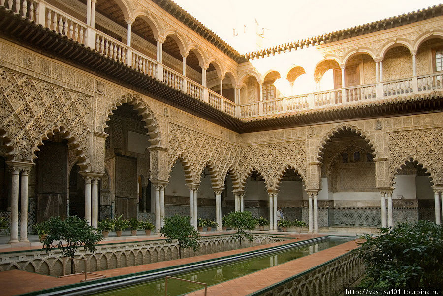 Стиль мудехар в интерьерах дворцов Алькасара Севильи Севилья, Испания