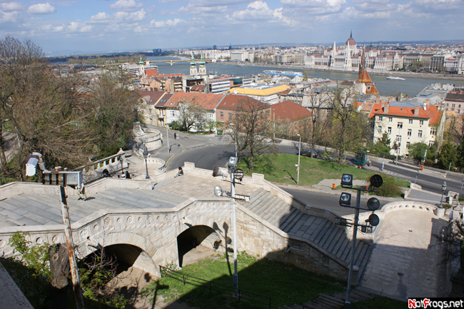 Вид на Будапешт с лестницы Рыбацкого бастиона Будапешт, Венгрия