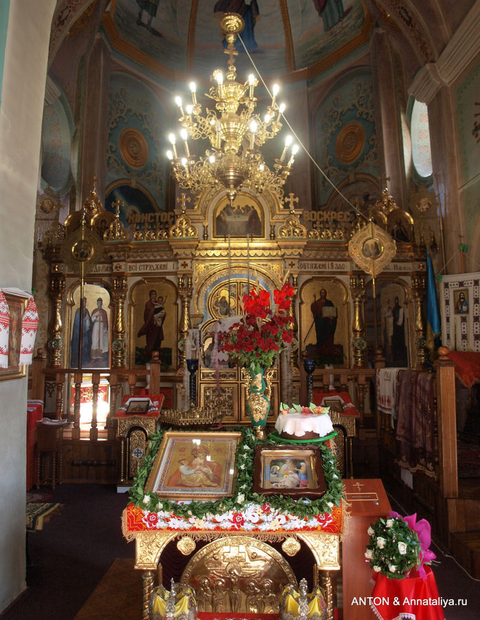Церковь внутри. Луцк, Украина