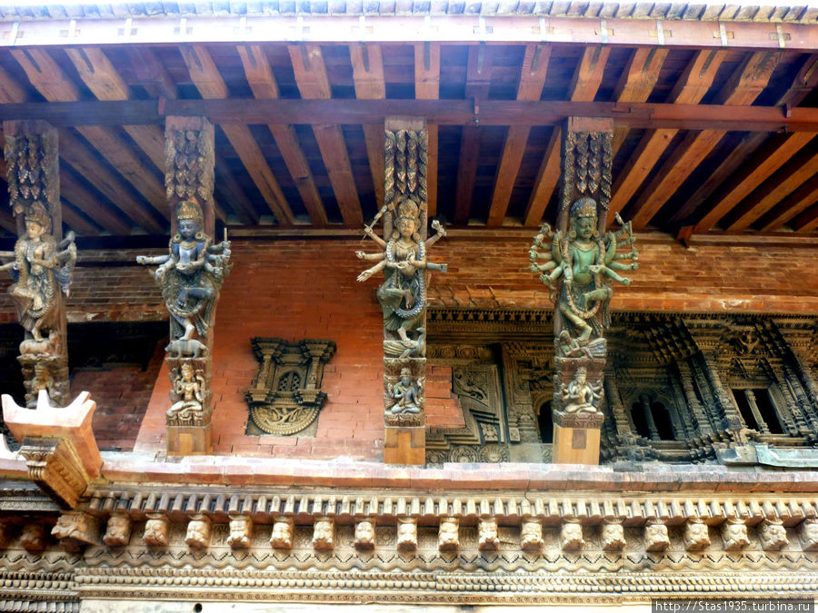 Патан. Дворцовая площадь. Двор Мул Чоук в Королевсклм Дворце. Патан (Лалитпур), Непал