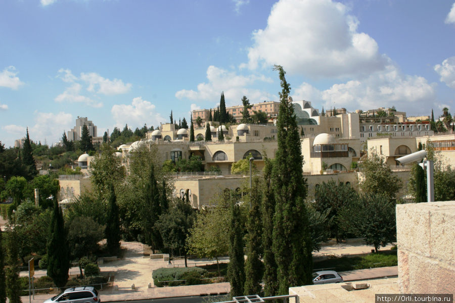 современные постройки вокруг старого города в Иерусалиме Иерусалим, Израиль