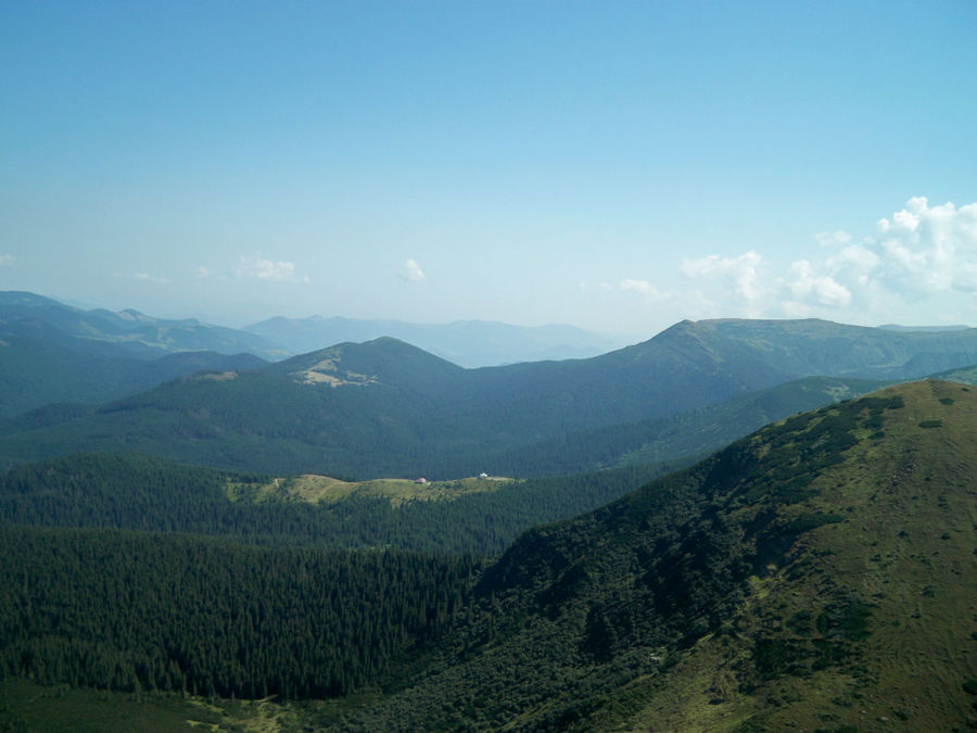 Карпаты остались внизу Карпаты остались внизу