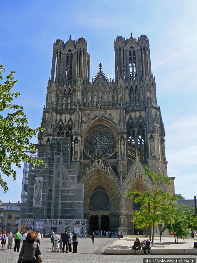 Главная достопримечательность Реймса – кафедральный собор Нотр Дам де Реймс. Реймс, Франция