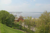 Вид на Ивановскую башню с откоса