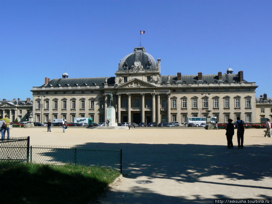 Военная школа была создана для того, чтобы небогатые дворяне могли получить военное образование. Париж, Франция