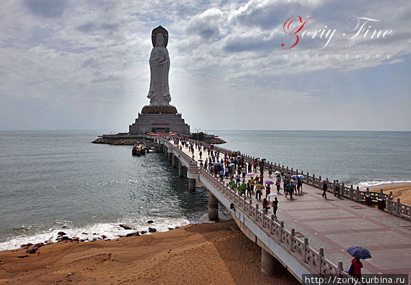 Самая большая в Азии статуя богини Гуанинь Китай