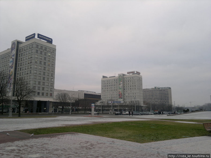 здание отеля — самое дальнее (3-е) Минск, Беларусь