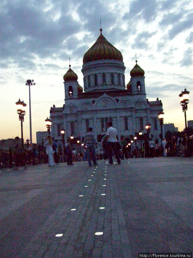 Храм Христа Спасителя с Патриаршего моста Москва, Россия
