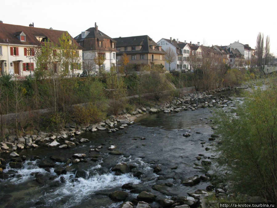 Речка Бирс впадает в Рейн Базель, Швейцария