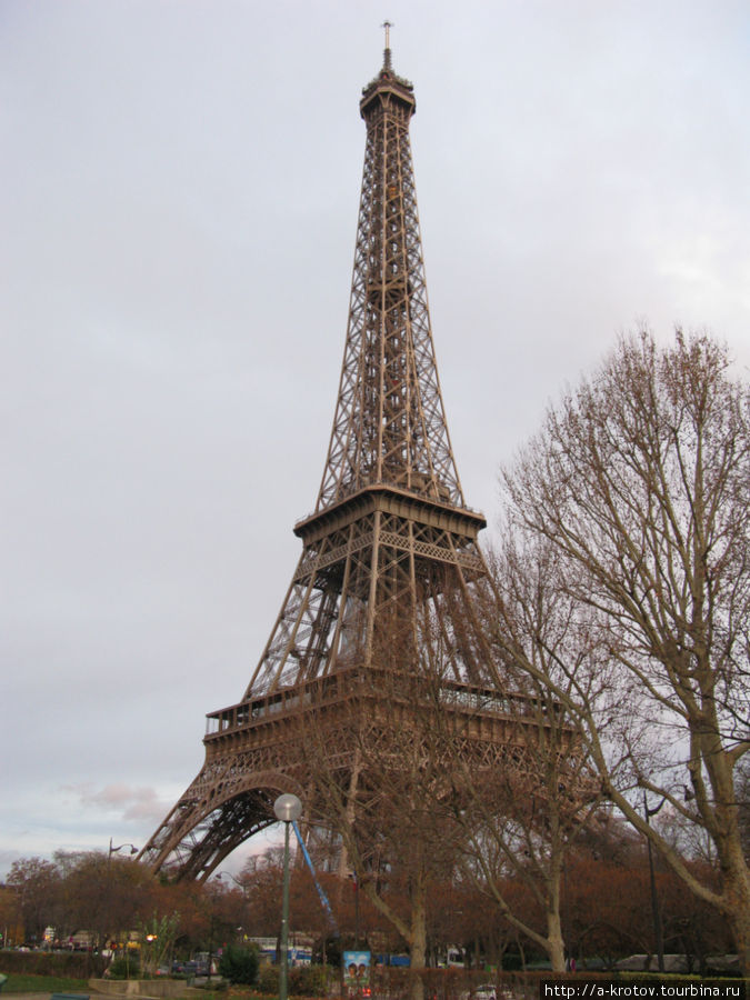 Башня. Днём Париж, Франция