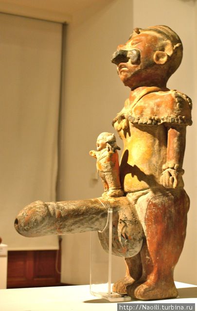 Хипе Тóтек — бог, представляющий мужскую силу, рассвет, любовь. Мехико, Мексика