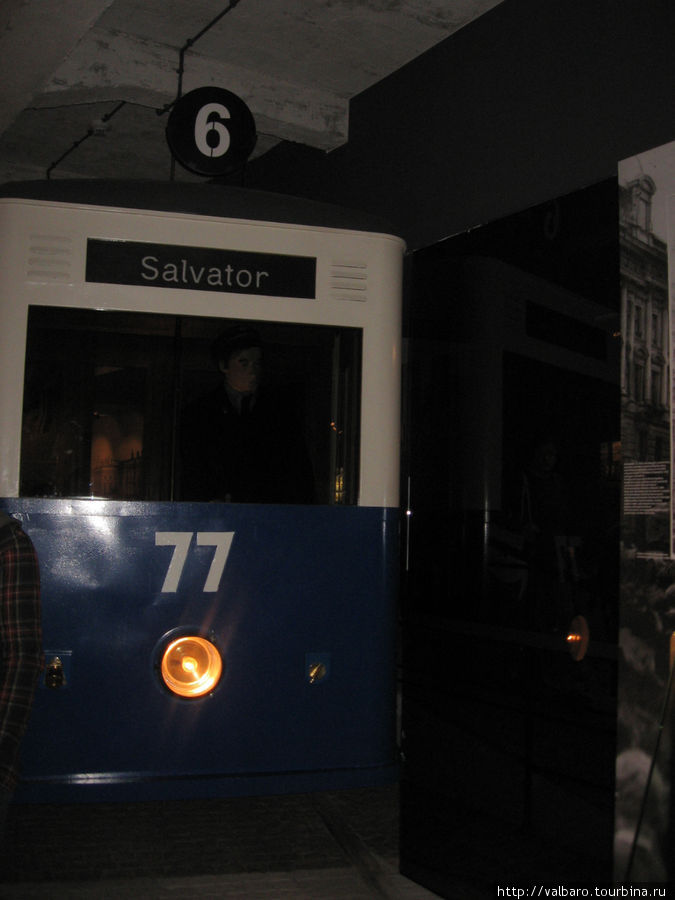 Трамвай № 6 до сих пор ходит до Сальватора. Можно добраться на нем и до музея. Только сойти надо на остановке улица Лимановского и пройти в сторону Пляца Богатырей Гетто. Краков, Польша