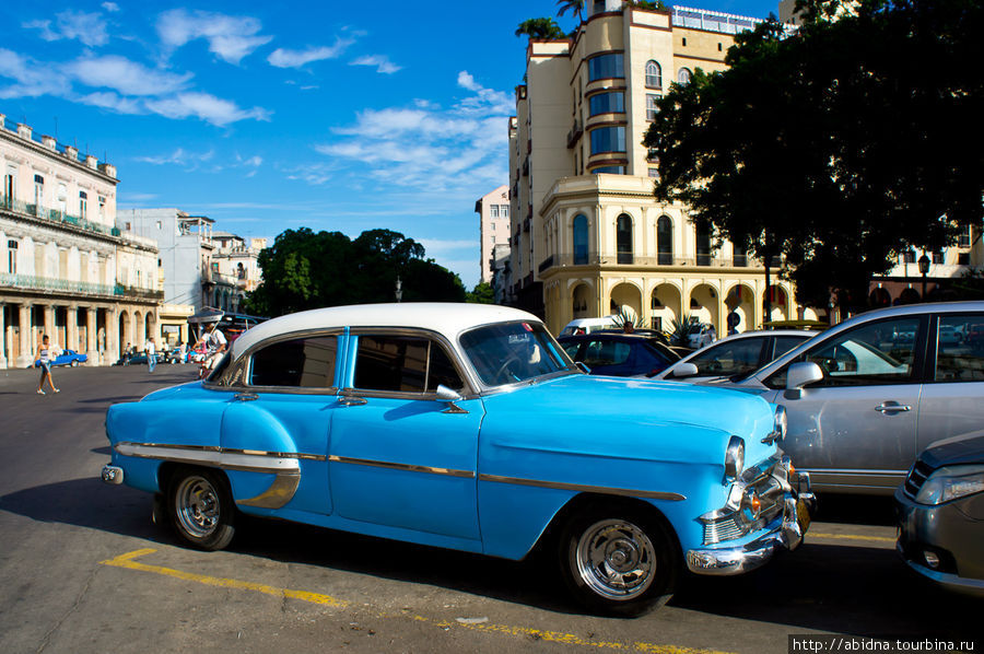 Авто-антиквариат на дорогах Кубы Куба