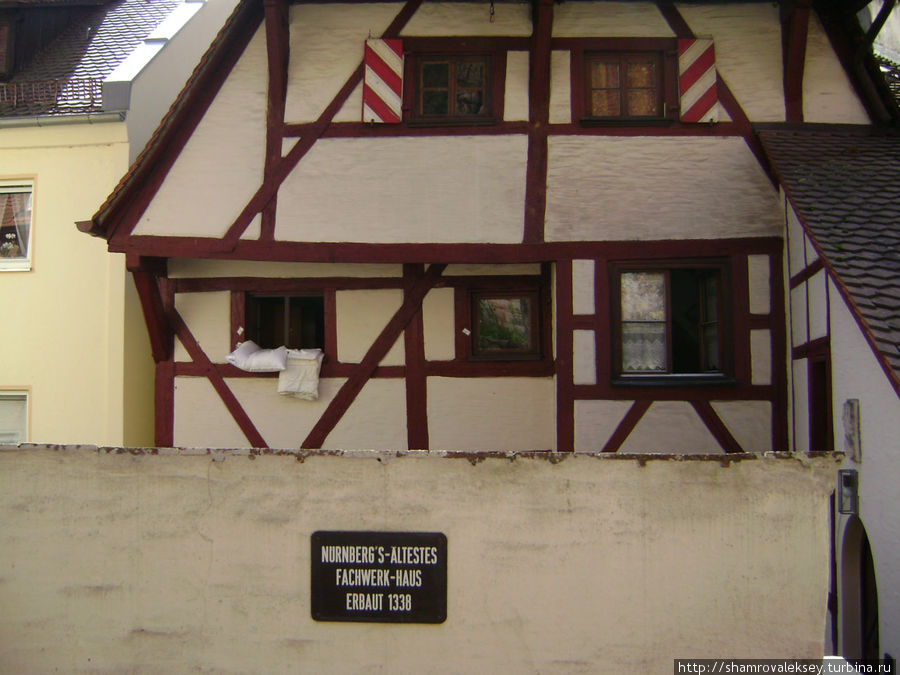 Самый старый жилой дом города построен в 1338 году Нюрнберг, Германия