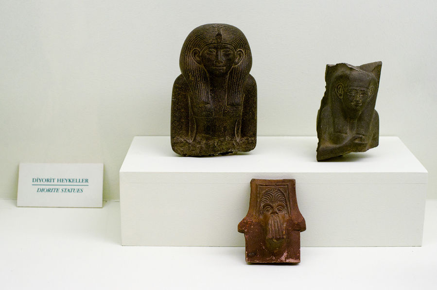 Диоритовые статуи Диоритовые статуи