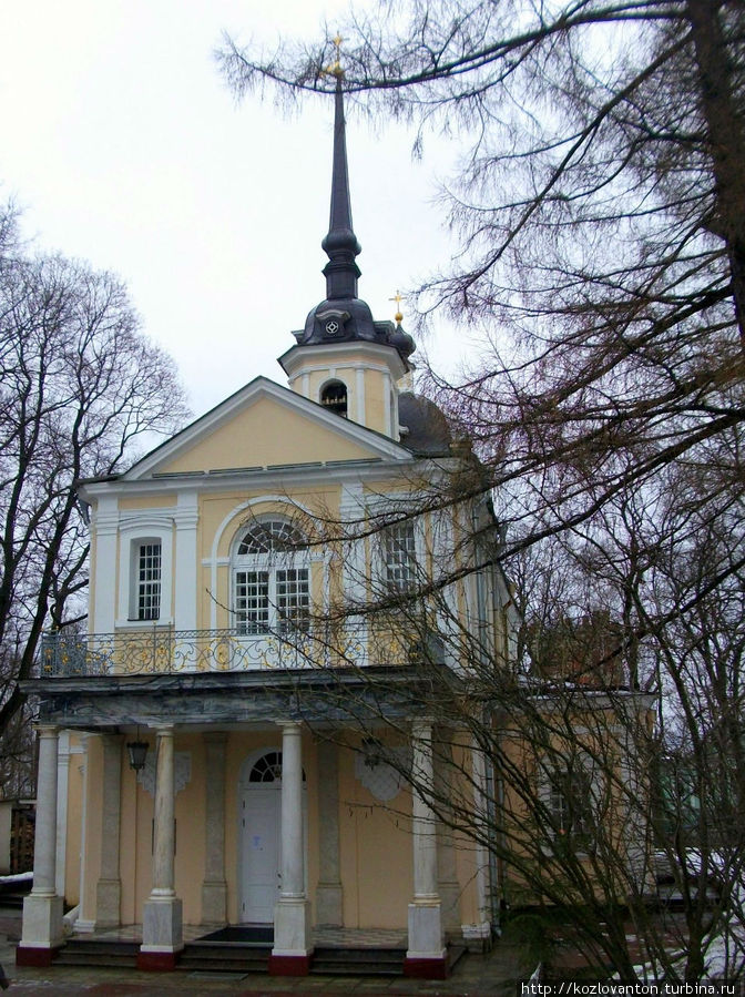 Знаменская церковь, построенная в 1734-47 г.г. архитекторами М.Земцовым и И.Бланком. Пушкин, Россия