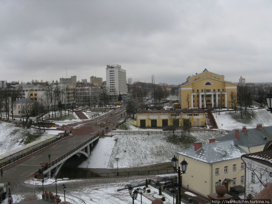 Со смотровой площадки возле Успенского собора открываются отличные виды на город. Витебск, Беларусь