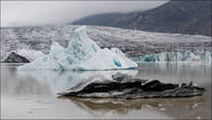 Ледник Фьялсёкюдль, является одним из рукавов ледника Ватнайёкюдль. Возраст таких льдинок может достигать сотен тысяч лет.