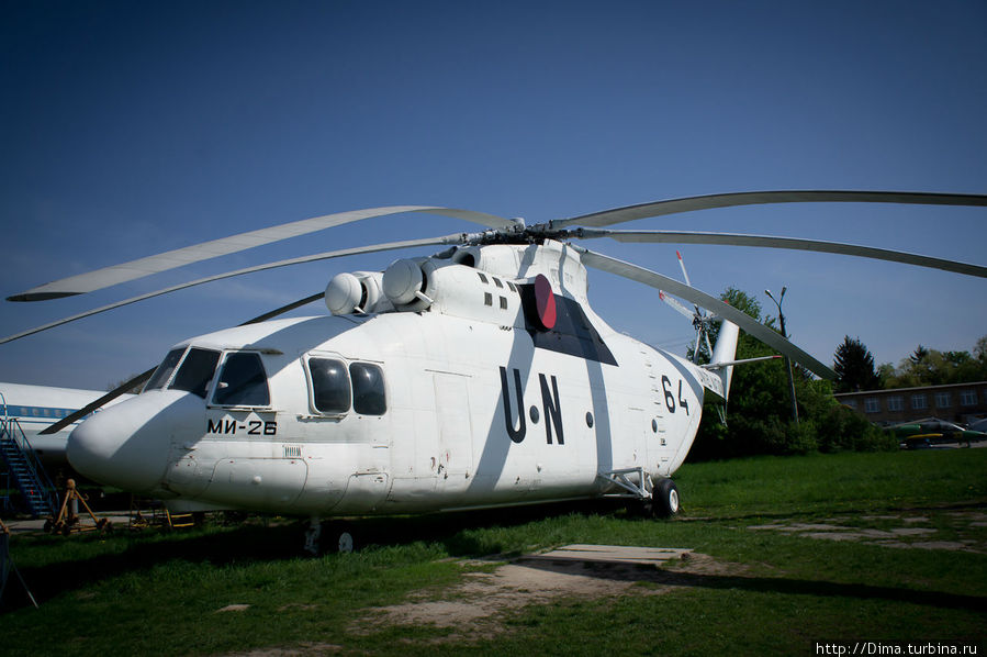 Большой вертолёт. Ми-26. Кстати, по-украински вертолёт — гелiкоптер.