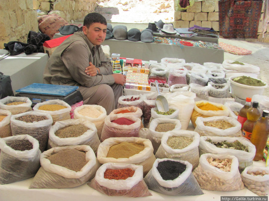 Торговец прянностями. Иерусалим, Израиль