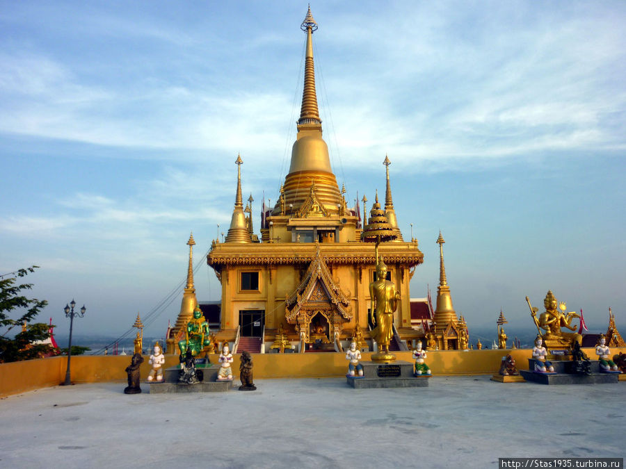 г. Након Саван. Пагода Prachulaqmanee Таиланд