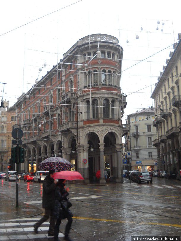 Прогулка под дождём Турин, Италия