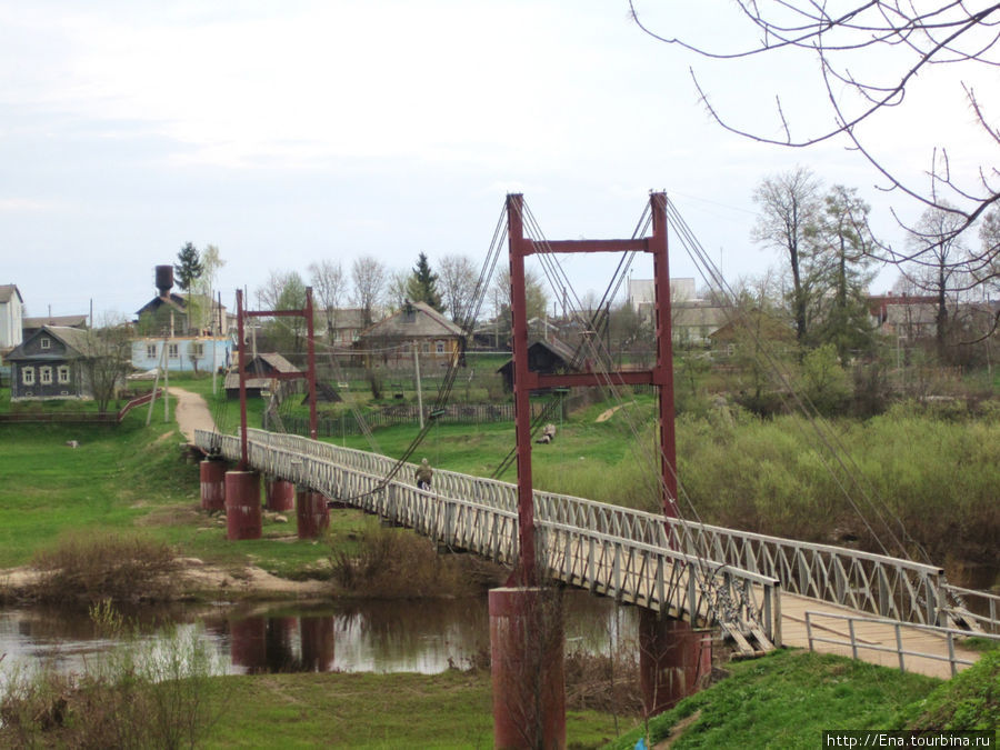 Мост через реку Обнору Любим, Россия