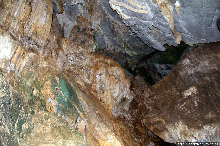 Пещера Большого Будды Ванвьенг, Лаос