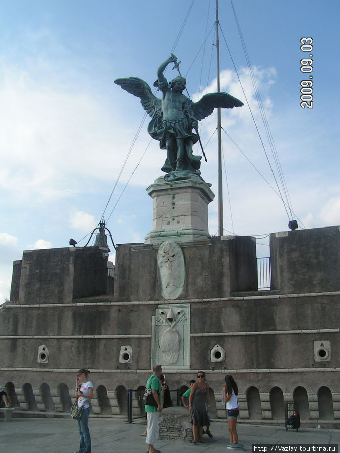 Ангел на крыше замка Рим, Италия