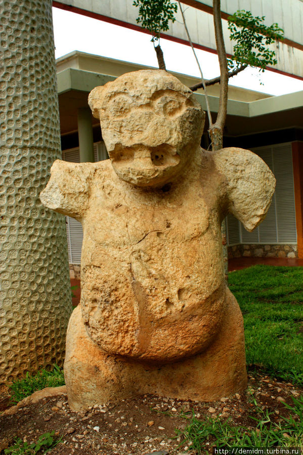 Скульптура с головой ягуара. Цибильчальтун, Мексика
