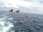 На горизонте два рифа — Кох Бида Нок(справа) и Кох Бида Наи (слева).
