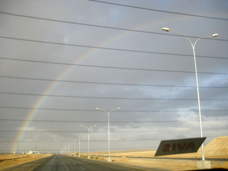 Пустынный дождь провожал нас великолепной радугой. Иордания