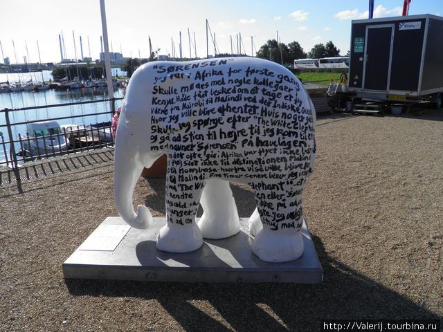 Фигуры слонов — как символ города. Копенгаген, Дания