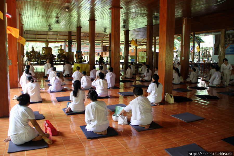 Медитация перед обедом Мае-Хонг-Сон, Таиланд