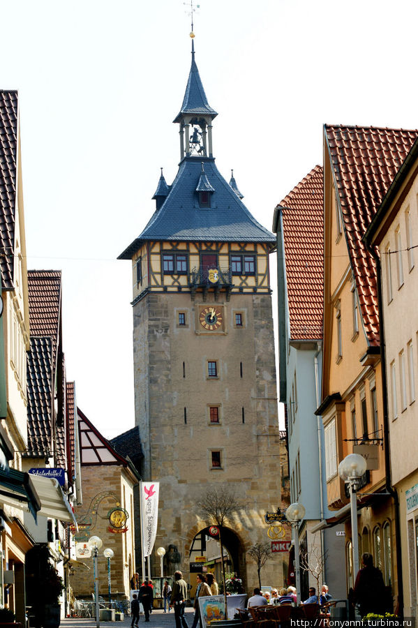 Городская башня,пешеходная зона. Марбах-на-Неккаре, Германия