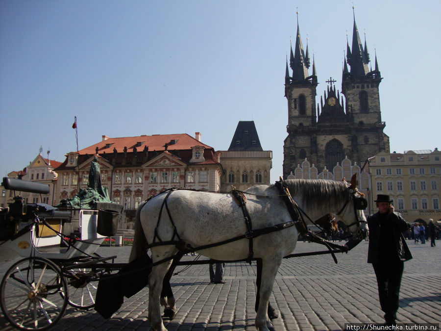 Морозным апрельским утром на Староместской площади Прага, Чехия