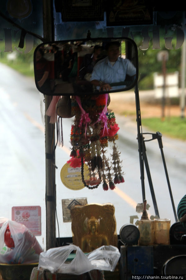 В автобусе к границе Чианг-Кхонг, Таиланд