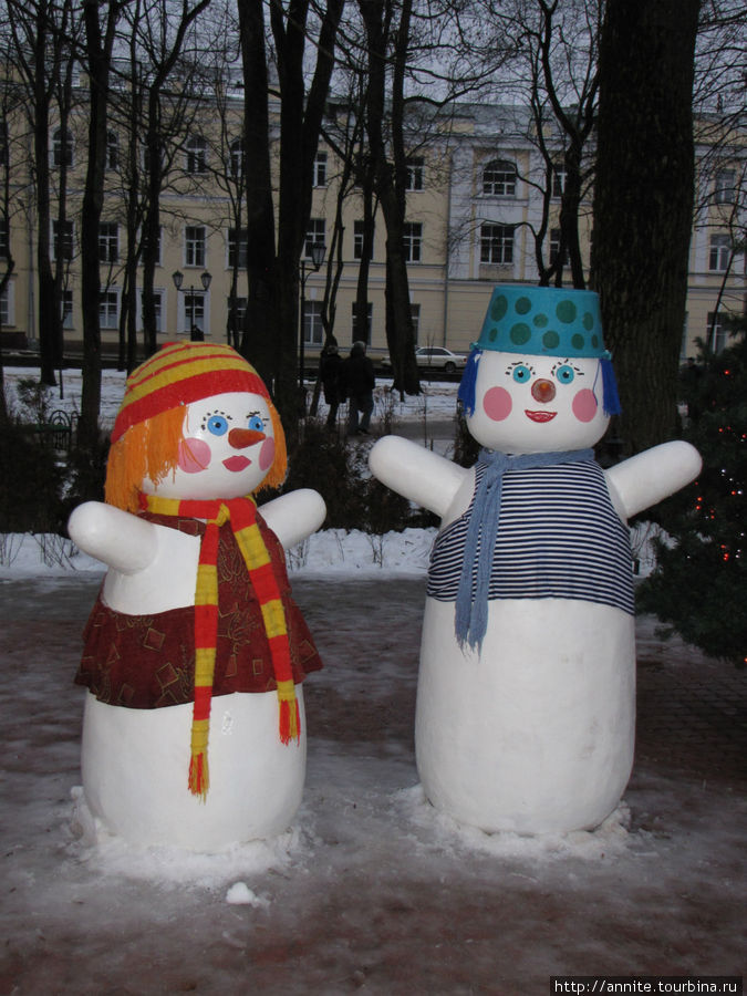 Весёлые снеговики. Смоленск, Россия